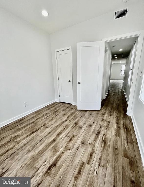 Building Photo - 2105 E Huntingdon St