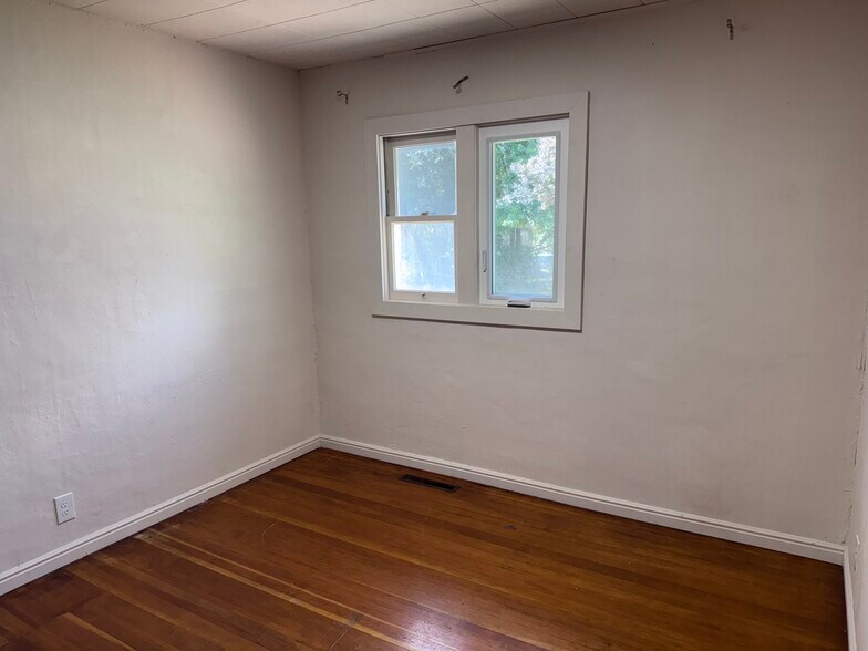 Building Photo - 280 3rd St