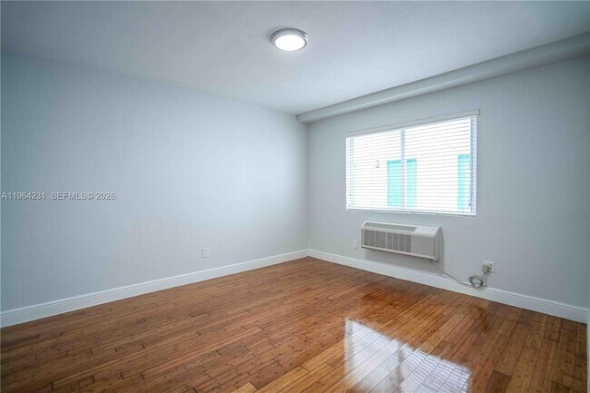 Building Photo - 7325 Carlyle Ave