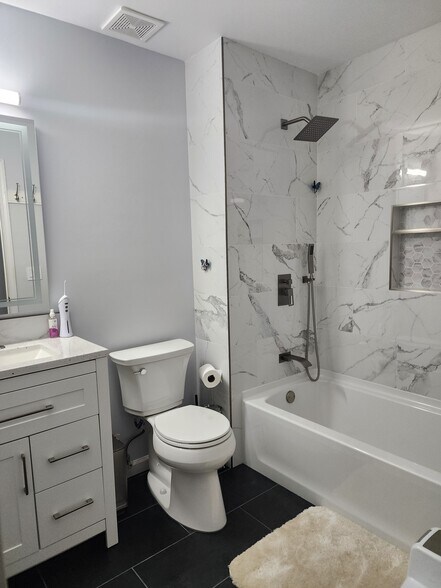 Building Photo - 1 Longspur Ct