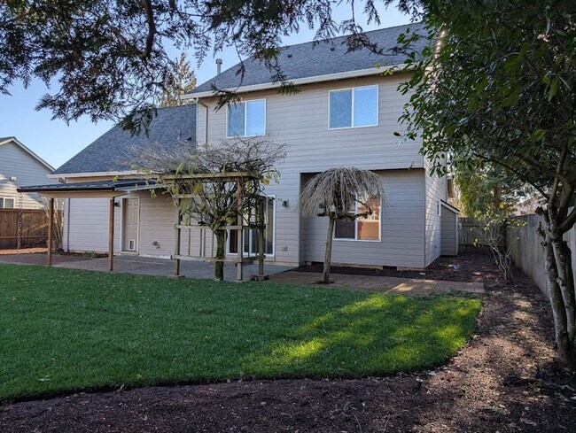 Building Photo - $3,300 - Two-Story Home with Three Bedrooms, 2.5 Bathrooms, and a Bonus Room