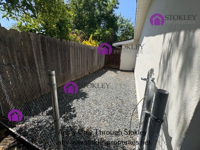 Building Photo - Stokley Properties Presents 1558 1St. Ave....