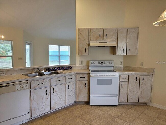 Building Photo - 8221 SW 135th Loop