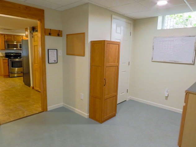 Laundry/Utility Room can be used for laundry, crafting, etc... - 365 Lynne Dr