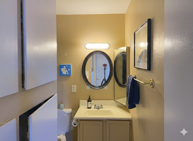 Building Photo - LARGE 4BR/2BA HOUSE FOR RENT