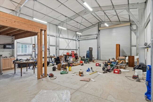 Building Photo - 30535 Rd 400