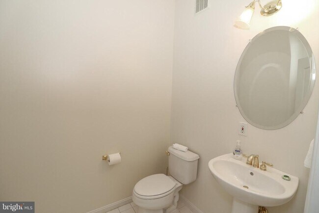 Building Photo - 12180 Abington Hall Pl