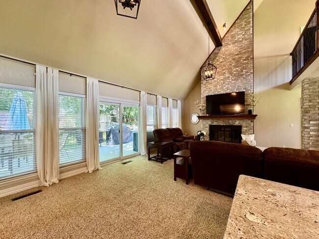 Building Photo - 21 S Trail Ridge Rd