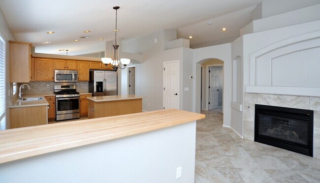 Building Photo - Move-In Ready Home in Dove Mountain