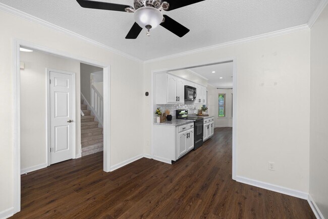 Building Photo - 3075 Stonecrest Cir