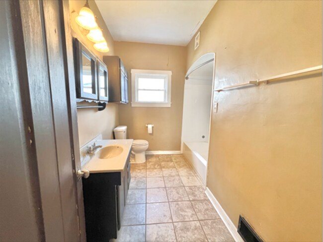 Building Photo - George St Duplex