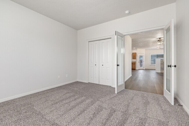 Building Photo - 911 N Scottish St