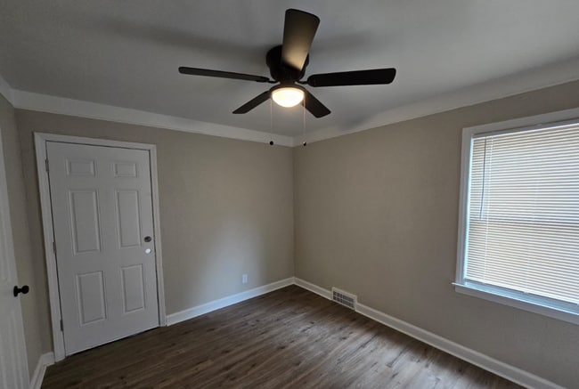 Building Photo - Fully Renovated 3-Bedroom Home – Move-In R...