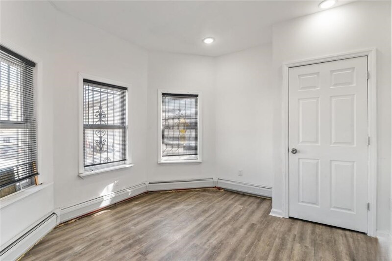 Building Photo - 27 Winans Ave