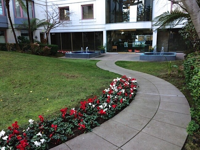 Building Photo - One Bedroom**Parking Included**The BayCrest- A Full Amenity Building**Open House**Sat/Sunday**11-...