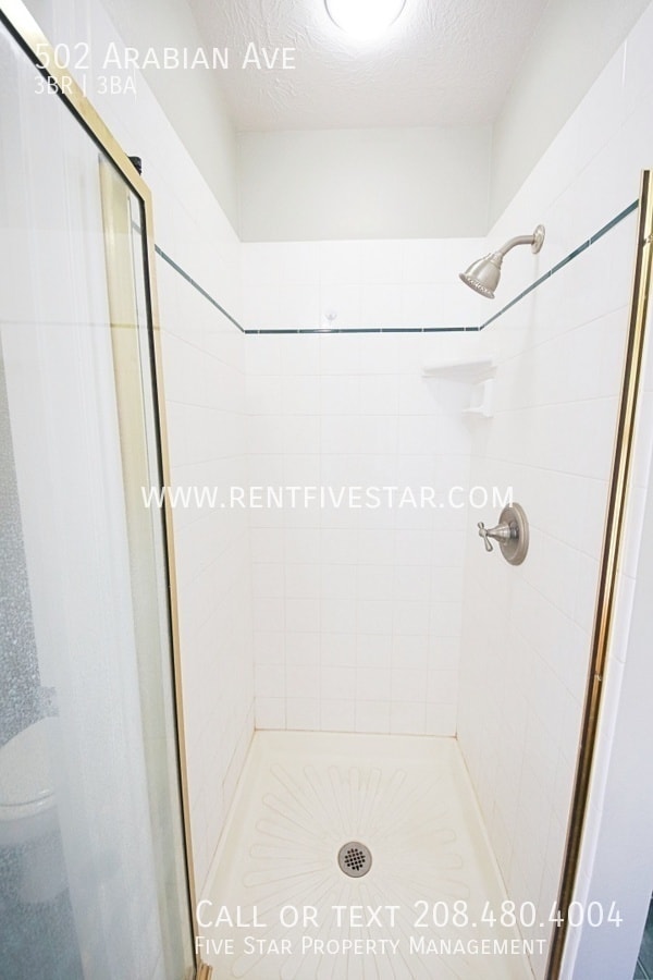 Building Photo - Stunning, Large Home in Highland Area! Vis...