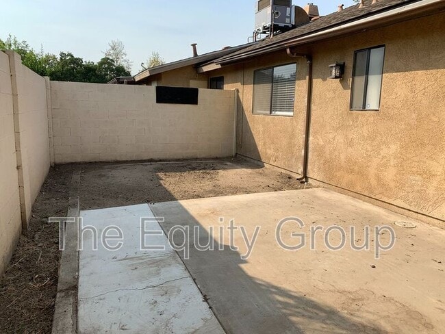 Building Photo - 4845 W Cypress Ave