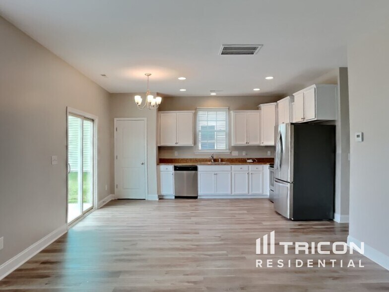 Building Photo - 3317 Lacewing Dr