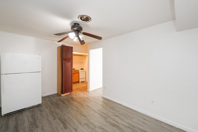 Building Photo - 1402 Corpus Christi St