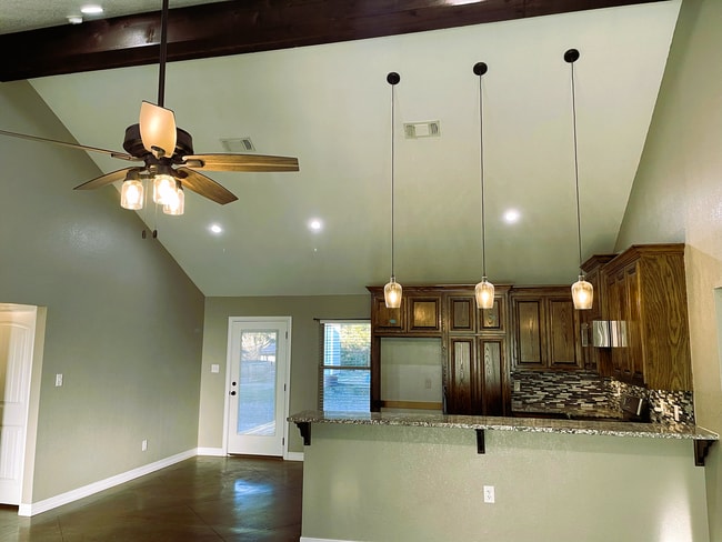 Building Photo - 713 Overlook Dr