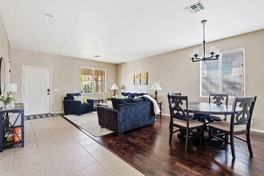 Building Photo - 488 E Diamond Trail