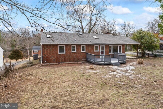Building Photo - 4502 Henderson Rd