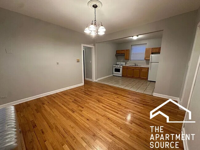 Building Photo - 6343 N Claremont Ave