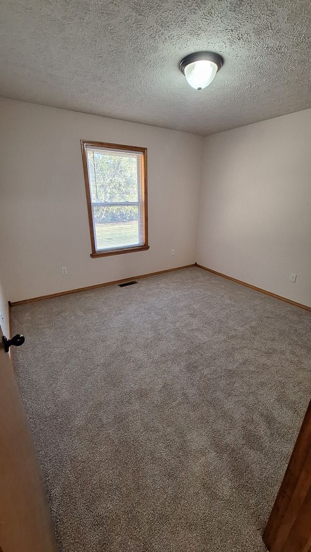 Building Photo - Make This House Your New Home For The New Year