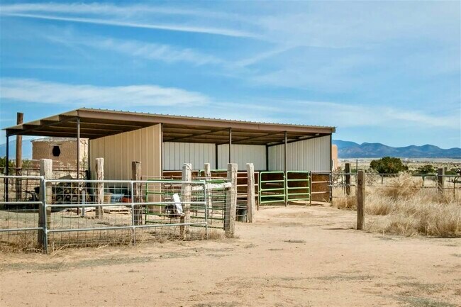 Building Photo - 5 Laughing Raven Rd