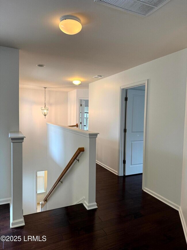 Building Photo - 17 Riversbridge Ct