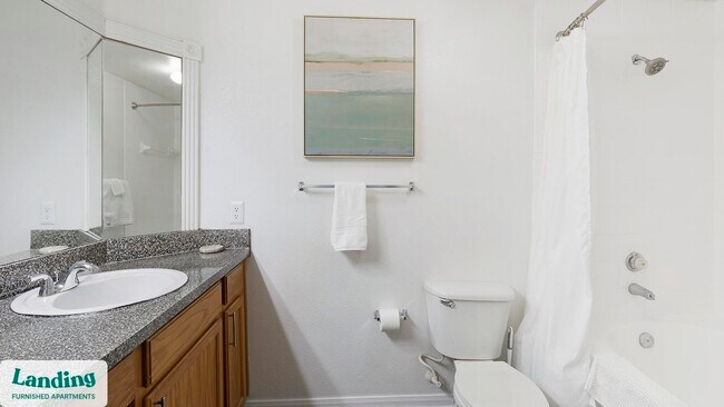 Building Photo - 1000 Henderson St