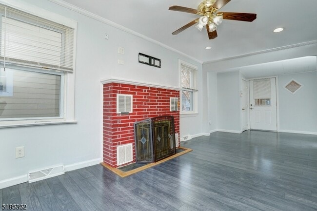 Building Photo - 26 Manito Ave