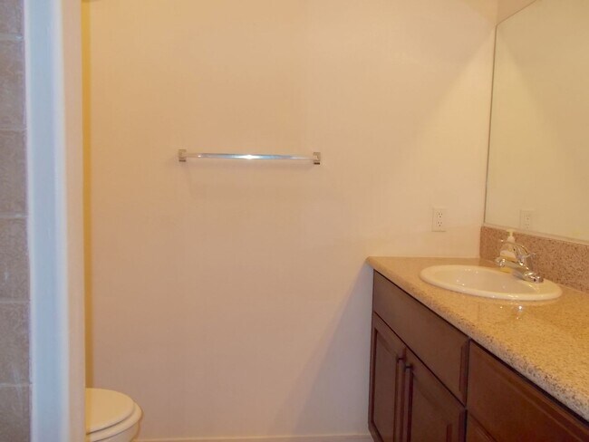 Building Photo - 3550 Bay Sands Dr