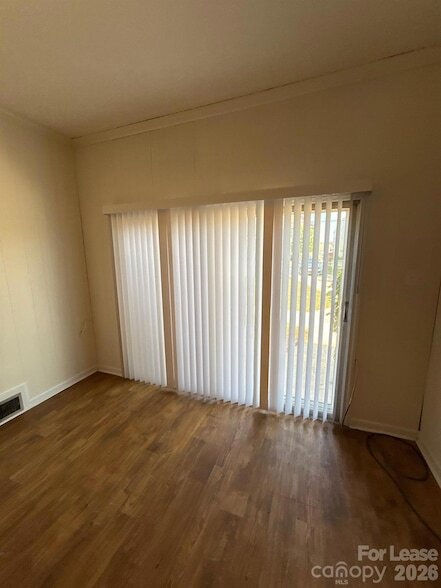 Building Photo - 104 Stowe Rd