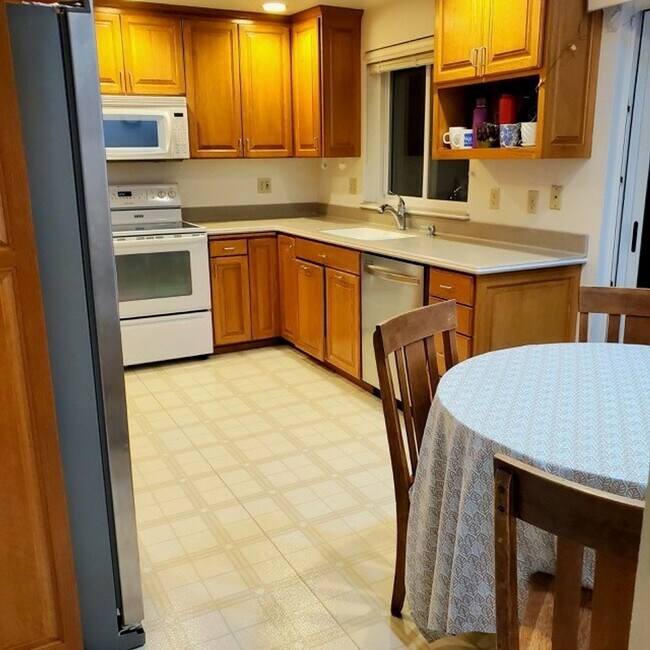 Building Photo - 3bd/1.5ba Renton Home