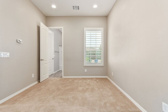 Building Photo - New Rental Listing in Madison Vistas