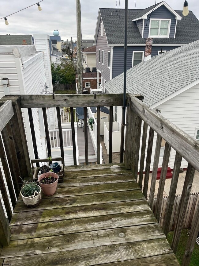Building Photo - 7223 Ventnor Ave
