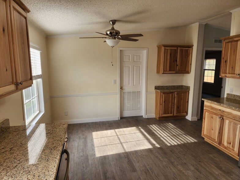 Building Photo - 21 Powder Horn Trail