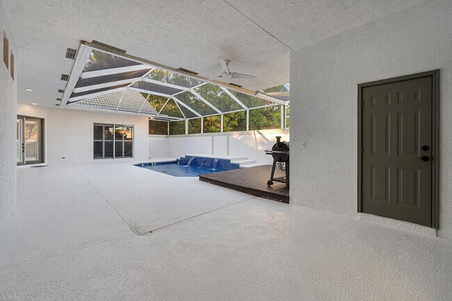 Building Photo - 700 SW Great Exuma Cove