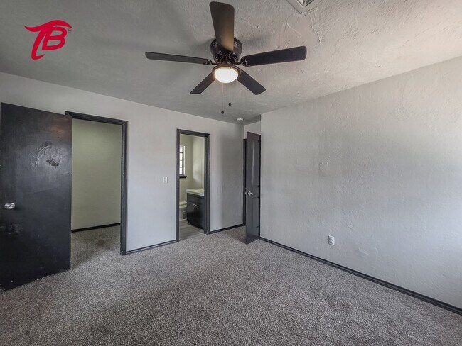 Building Photo - Charming 4-Bedroom Home with Spacious Yard