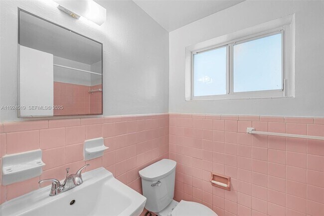 Building Photo - 1850 Meridian Ave