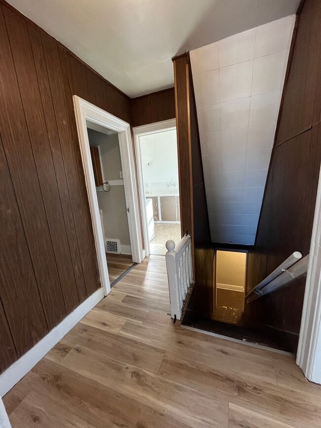 Building Photo - Archway