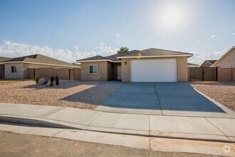 Building Photo - Beautiful 4 bed, 2 bath home AVAILABLE for...