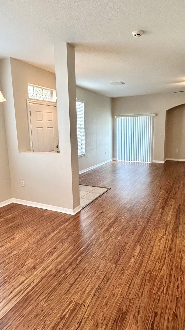 Building Photo - 3 bedroom, 2.5 bath, 2 car garage in a Qui...