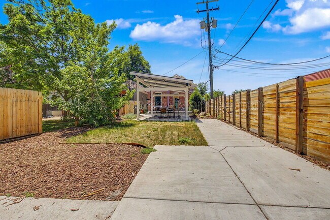 Building Photo - 2923 W 27th Ave