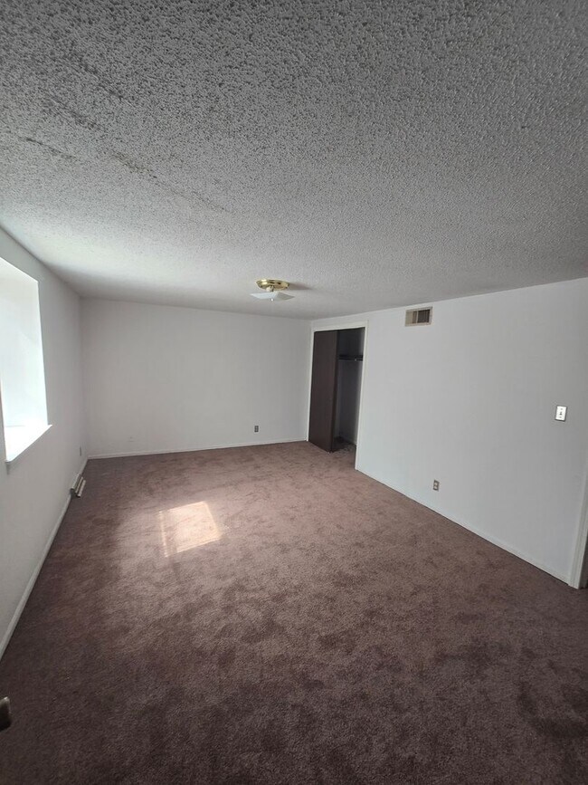 Building Photo - 4317-4323 Ludwick Blvd-4319 Ludwick Blvd