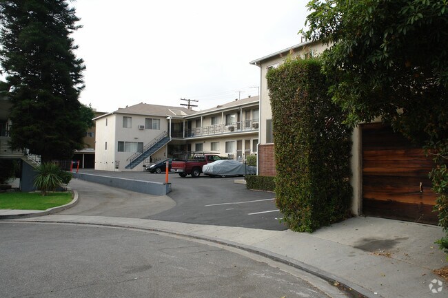 Building Photo - 1247 Viola Ave