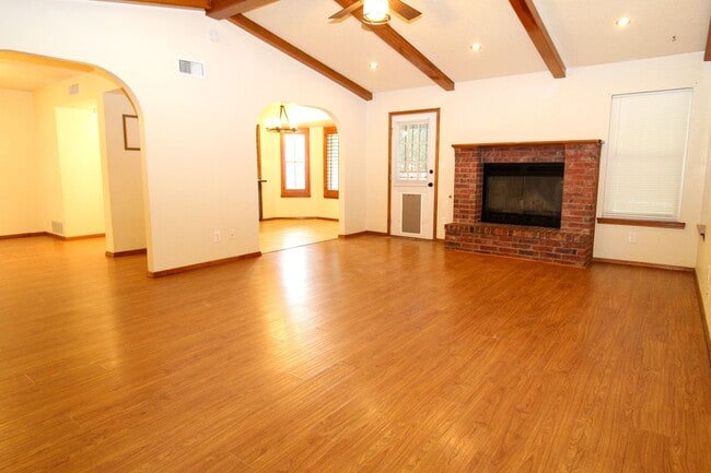 Building Photo - 1809 Pueblo Alegre Dr