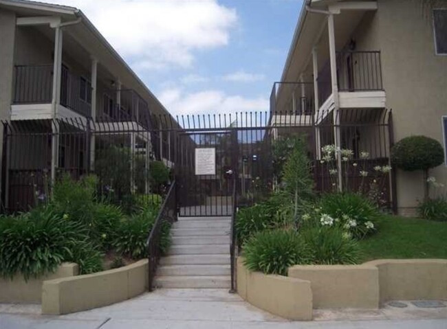 Primary Photo - AFFORDABLE 1st Floor Condo & patio yard!