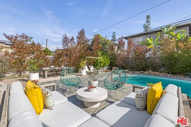 Building Photo - 9418 S 10th Ave